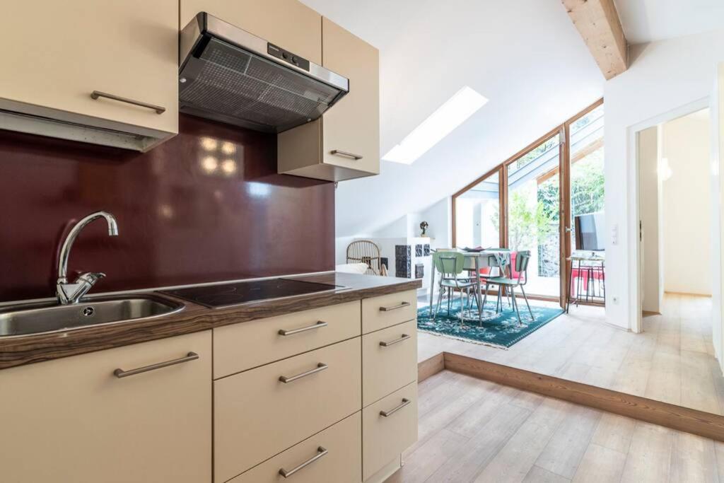 Zweizimmer-Wohnung mit Schlossblick Klausen Exterior foto